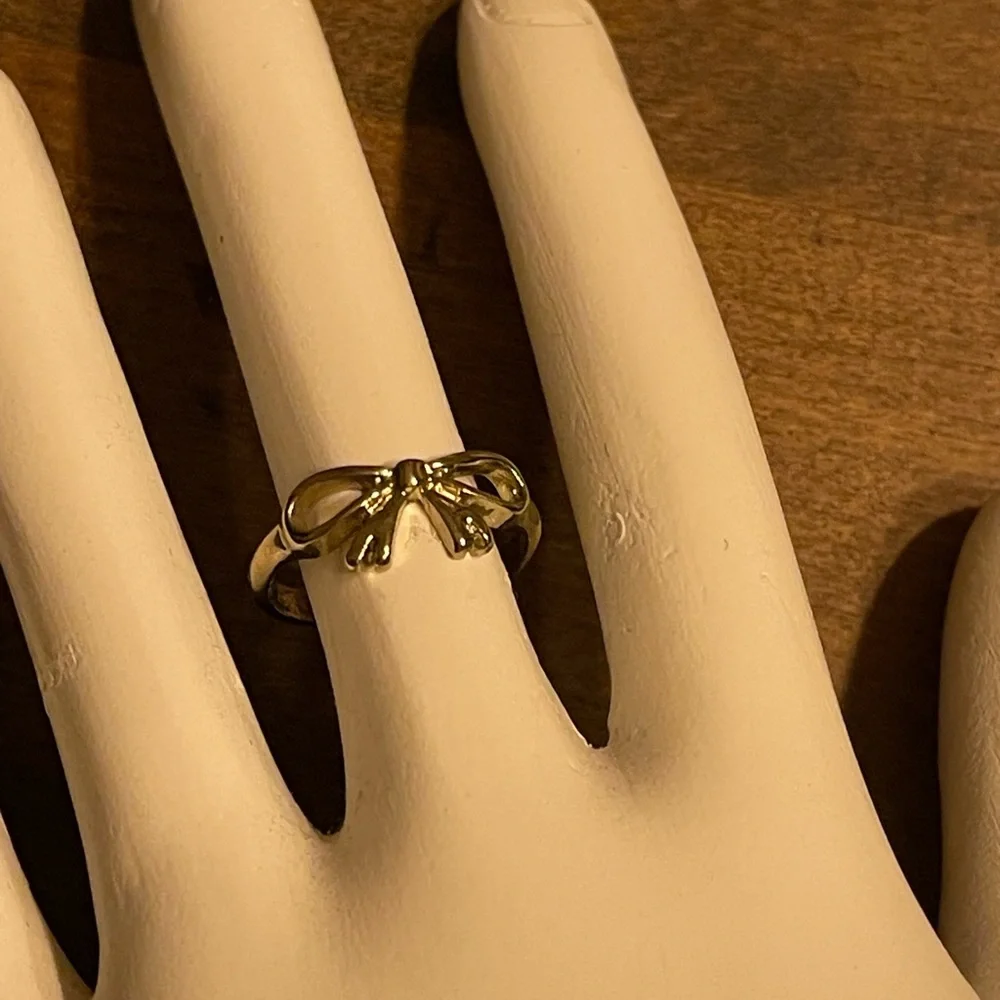 Gold Bow Ring - Picture 2 of 2
